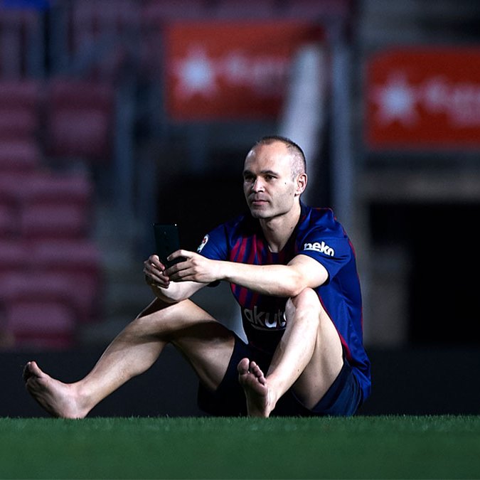 LaLeyFCB's tweet photo. 🎙️Que importante es saber irse, saber aceptar que tienes que darle paso a las nuevas generaciones, que tu nivel ya no aporta como antes. Parece que estos valores se han perdido desde que estos dos se fueron.... https://t.co/udhjJaJAn9