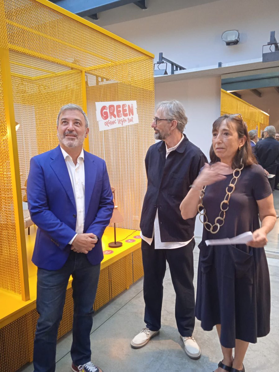 jaumecollboni's tweet image. Con @PierMaran e #XavierMarcé alla presentazione della expo "Inspired in Barcelona: a gathering place" alla #MilanDesignWeek2022.
Una mostra che racconta la cultura del bar di BCN e proietta la nostra città como un punto di incontro del talento e del design #FuoriSalone2022