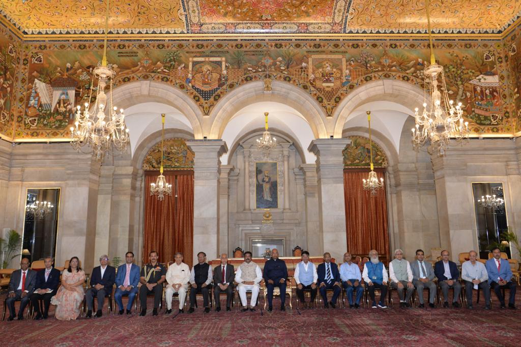 MansoorMfs's tweet photo. One more feather in your cap !
Proud moment for  @jmiu_official, and for us !
Congratulations Khalu Ji for getting this award from The @rashtrapatibhvn Shri Ram Nath Kovind Ji 
Hard work always pays off !
May Allah Almighty will succeed you more , ameen ! https://t.co/cdOXpedw9U