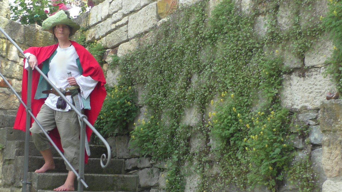 Lesung am Pfingstwochenende in Bannewitz in den Nähe von Dresden. Laut <a href="/WolframChrist/">comediantes</a> "schwärmte" man von mir und meinem Team. - Nicht meine Worte, aber ich freue mich😁

#Niemandsreich #Autorenleben #Autor_innenleben