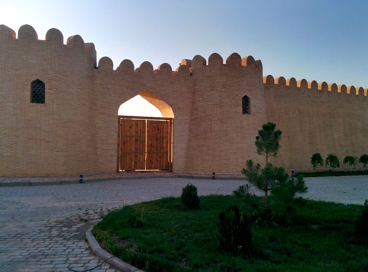 Q2: The new rebuild citadel in #Shymkent looks and feels a lot older. The city has a 2200 years old history. The reconstruction of the fortress in the heart of the city was well made. #TRLT