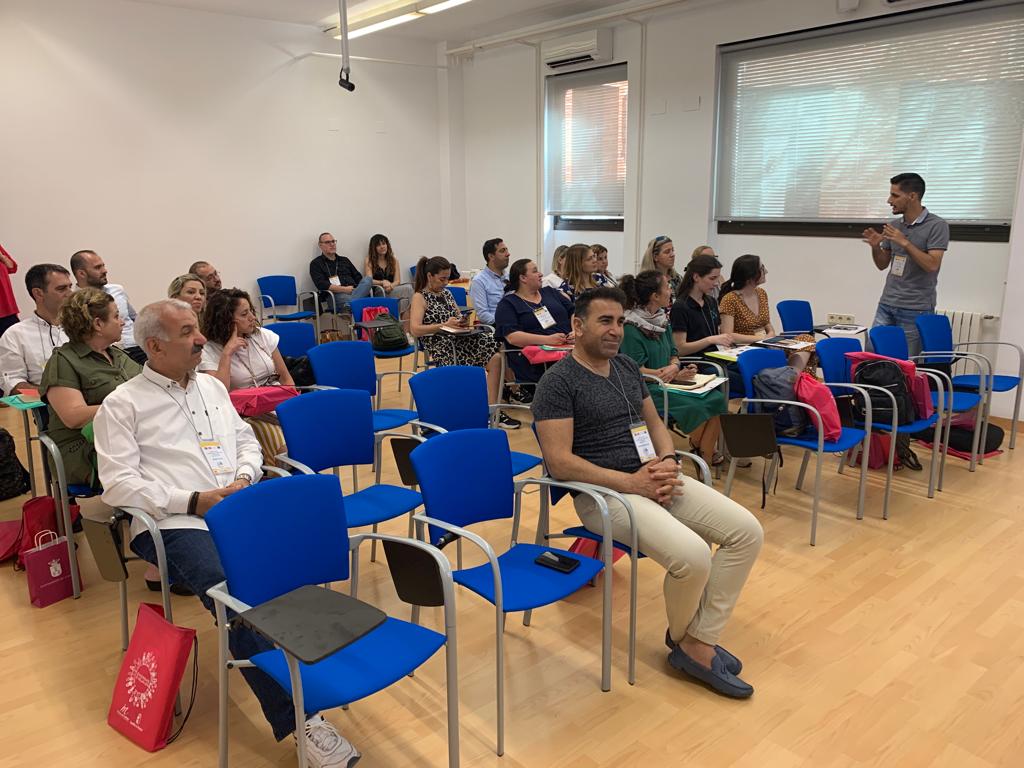 bursailmemarge's tweet photo. Bursa İl Milli Eğitim Müdürlüğünün koordinatör olduğu Okulun Ötesinde Projesinin LTT Etkinliği İspanya'nın Albacete kentinde UCLM Üniversitesi ev sahipliği, Üniversite Rektörü ve Şube Müdürlerimiz Mahmut Karakaya ve Ahmet Uzun’un katılımı ile başladı @mahmutbrs16 @serkangur_bursa https://t.co/ZyXimQNiUg
