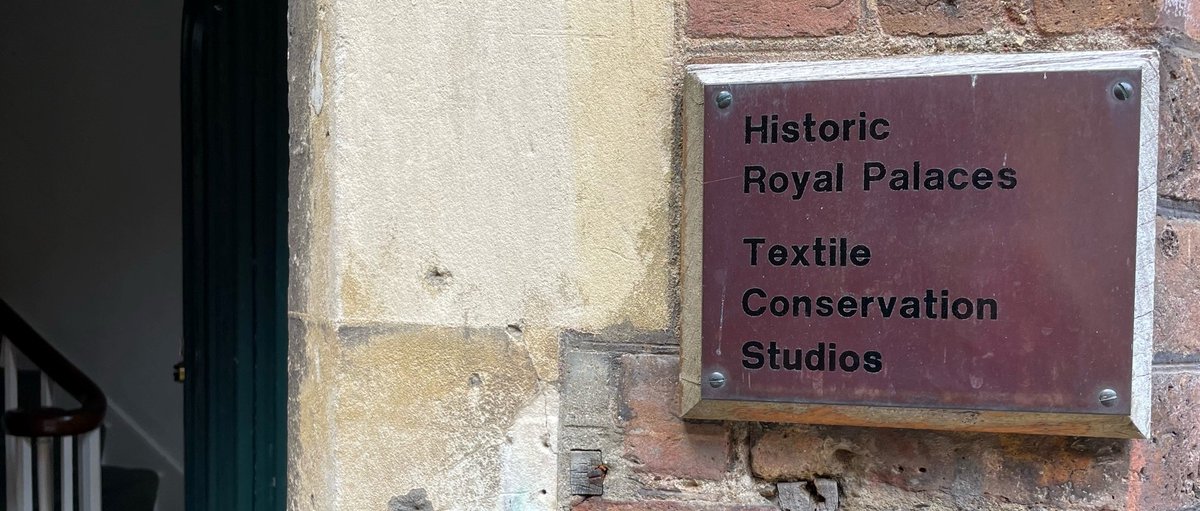 📣  #conservatorjobs 
We are looking for 2x Textile #Conservator (full-time, perm. &amp; part-time 12m.) to join the Textile Conversation Studios at #HamptonCourtPalace 🌺

To learn more, visit bit.ly/3avmJC2  Closing date: 19 June 
#textileconservation #costumeconservation