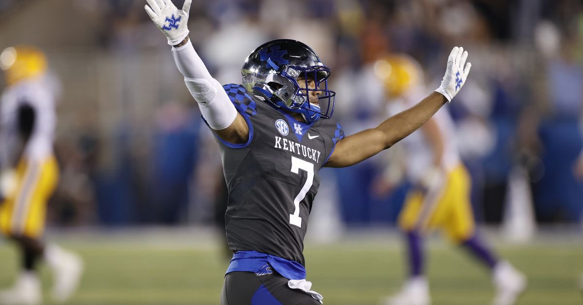 MalachiTayl0r's tweet photo. After a great day at camp i’m honored to say i’ve received my first Division 1 offer from the University Of Kentucky. Thank you @vincemarrow for this opportunity!
@CoachPruiett @CoachHillerich @pnfootball https://t.co/XvK1VQDBWz