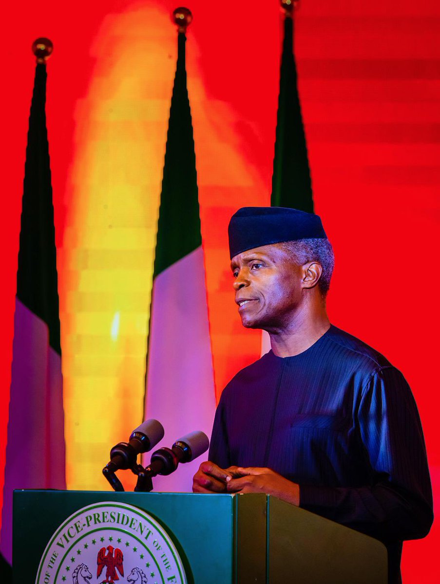 Gaarlord's tweet photo. Who will you decide? Retweet for #peterobi and like for #osibanjo #CongratulationsOsinbajo #blackchully #ConfidenceVote #APCPresidentialPrimaries #deligates #Jesus #nathanielbassey #whatisgoingon  #Jesusisgoingon  #JesusChrist https://t.co/MLRKmphORK