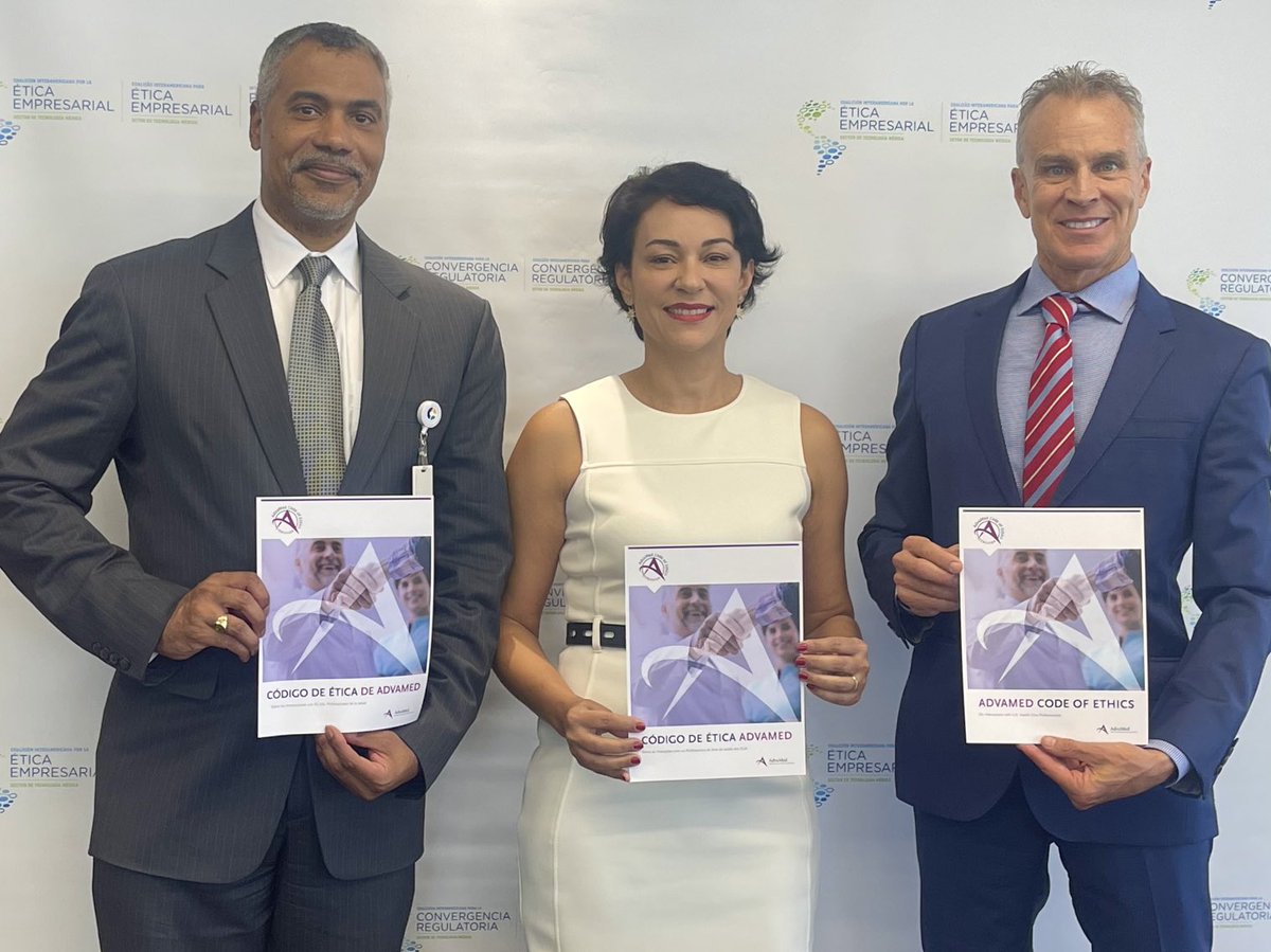 ChrisMedTech's tweet image. It was an honor to join ⁦@CommerceGov⁩ DAS Western Hem Ian Saunders and Brazil CGU to discuss public private partnership to advance Ethical Biz Practices Across the Americas in conjunction with #Summit of Americas. ⁦@AdvaMedUpdate⁩