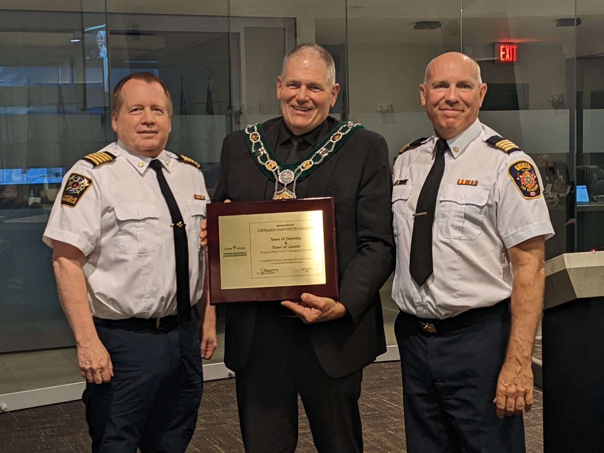 TownofGrimsby's tweet photo. The Towns of Grimsby &amp; Lincoln have received national recognition for their Niagara West Fire &amp; Emergency Service pilot project from the Canadian Association of Municipal Administrators. The Town of Grimsby was presented with the Award at its Council meeting on June 6, 2022. https://t.co/NwSSdJJn1i