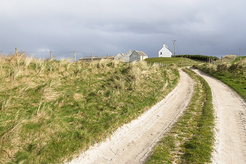 "46% of the lights are off on Tiree in the winter." Rhoda Meek <a href="/wodieskodie/">Rhoda Meek</a> kicks off tonight's #cpgrural with an excellent presentation about the local housing crisis and how a local alternative to AirBnB is helping <a href="/Isle20Shop/">isle20 - Scottish island gifts</a> isleholiday.com