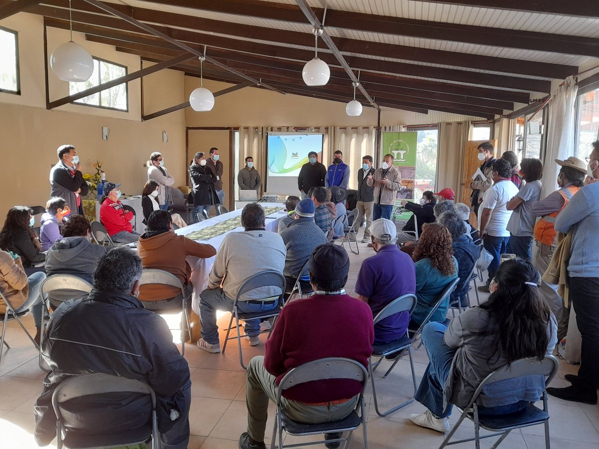 En reunión por proyecto de entubamiento del canal Compañía, alcalde <a href="/armandofloresj2/">Armando Flores</a> compromete apoyo del equipo de Medio Ambiente para recorrer junto a vecinos de La Verbena y otros sectores el lugar con el fin de considerar intervenciones que puedan preservar la flora y fauna