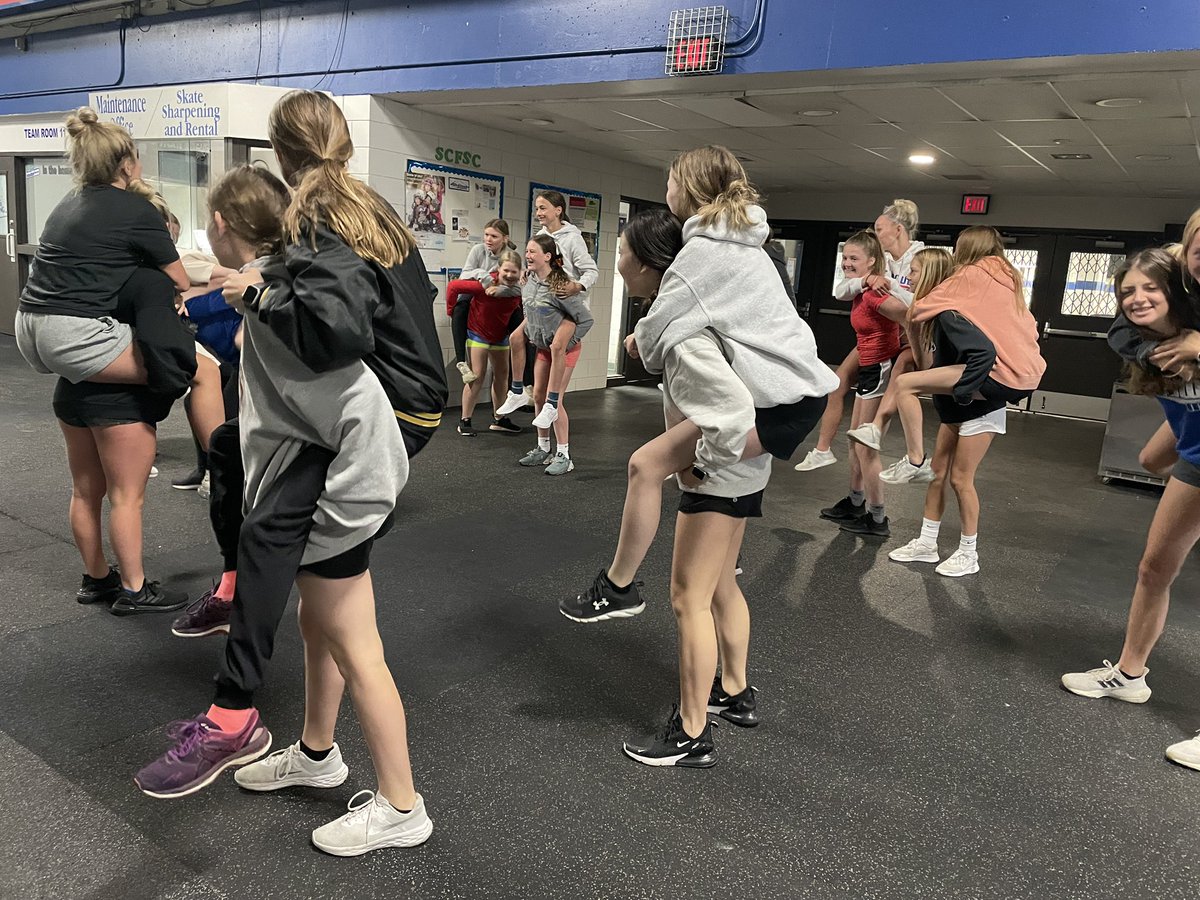 SC_Crush_GHky's tweet photo. Great 1st day is Summer Development Camp! Started with a little team building with @evagay44 and @jennaamundsonnn as the winners! On ice with goalie/skater work, followed by station work and ended with Baseball. 
#crushingit https://t.co/lllfcTkPyb