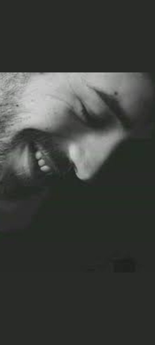 "

في ضحكته لحن الغرام الطَّروبِ
في مسمعي لحنه على البعد ما غاب♥️