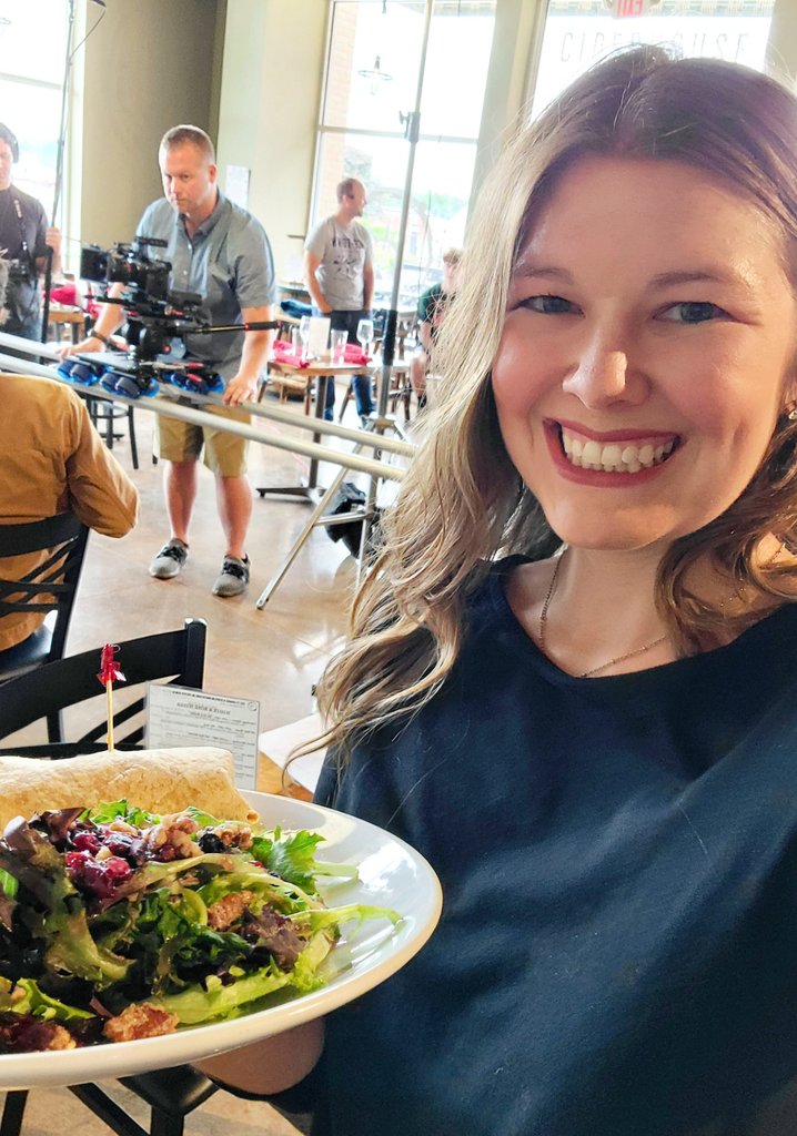 By_EmilyRae's tweet photo. My friend wrote a book, and now his book is getting made into a MOVIE! Dreams can come true π€©
I was lucky enough to get a role as a hostess/server. π Movie sets are fun!
#movieset #filmset #angelmine https://t.co/a66Li97P2B