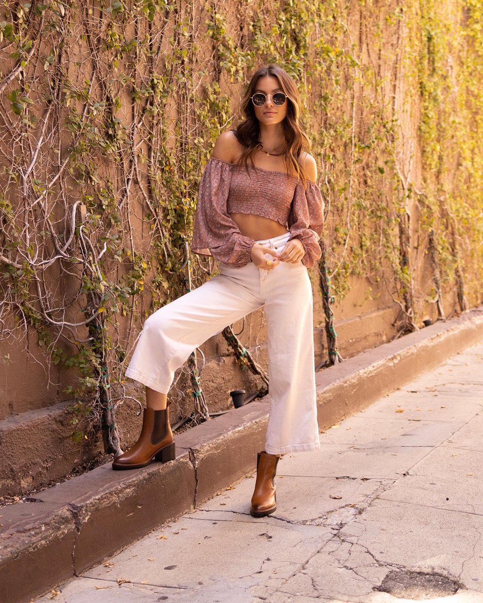 ThursdayBootCo's tweet photo. Bringing The Wide Legged Pants All Season @kaceesantana ๐๐ฅ.
#ThursdayBoots
#MemorialDay
#WideLegged https://t.co/6ylKjEBaWc