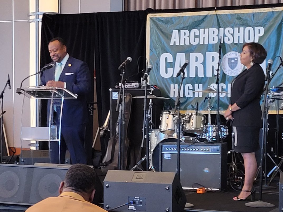 Outstanding @ACHSWashDC benefit at @kencen last night. Music by DC legend Rare Essence @REWickedestBand and hosted by the incomparable @DCAllisontv of @wusa9. Thank you for your support of the extraordinary young women and men of Archbishop Carroll High School! #proudboardchair