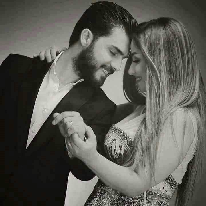 عشقك ... و أعشق حضورك وغيابك 
أعشقك ... و أعشق مواعيدك ولقائك 
أعشقك ... و أعشق عذاب انتظارك 
أعشقك ... و أعشق دلالك وخصامك 
أعشقك ... و أعشق رقتك وعنفوانك 
أعشقك ... و أعشق طيبتك وكبريائك
أعشقك ... و أعشق غرورك وتواضعك 
أعشقك ... و أعشق قسوتك وحنانك 
أعشقك ... و أعشق عشقك وحبك♥️