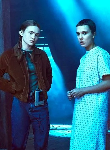 Stranger News on X: FROM RUSSIA WITH LOVE👽⚡🤩 #StrangerThings4 / X