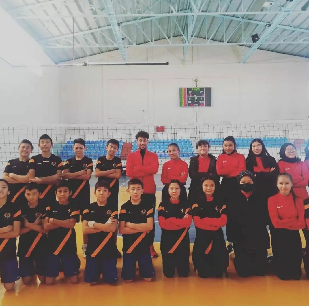 Ulupamir köyündeki kardeşlerimiz Türkiye şampiyanosuna gitmeye hak kazandı.

Spor ayakkabılarını kurumumuz karşıladı,umarım elimiz uğurlu gelir.