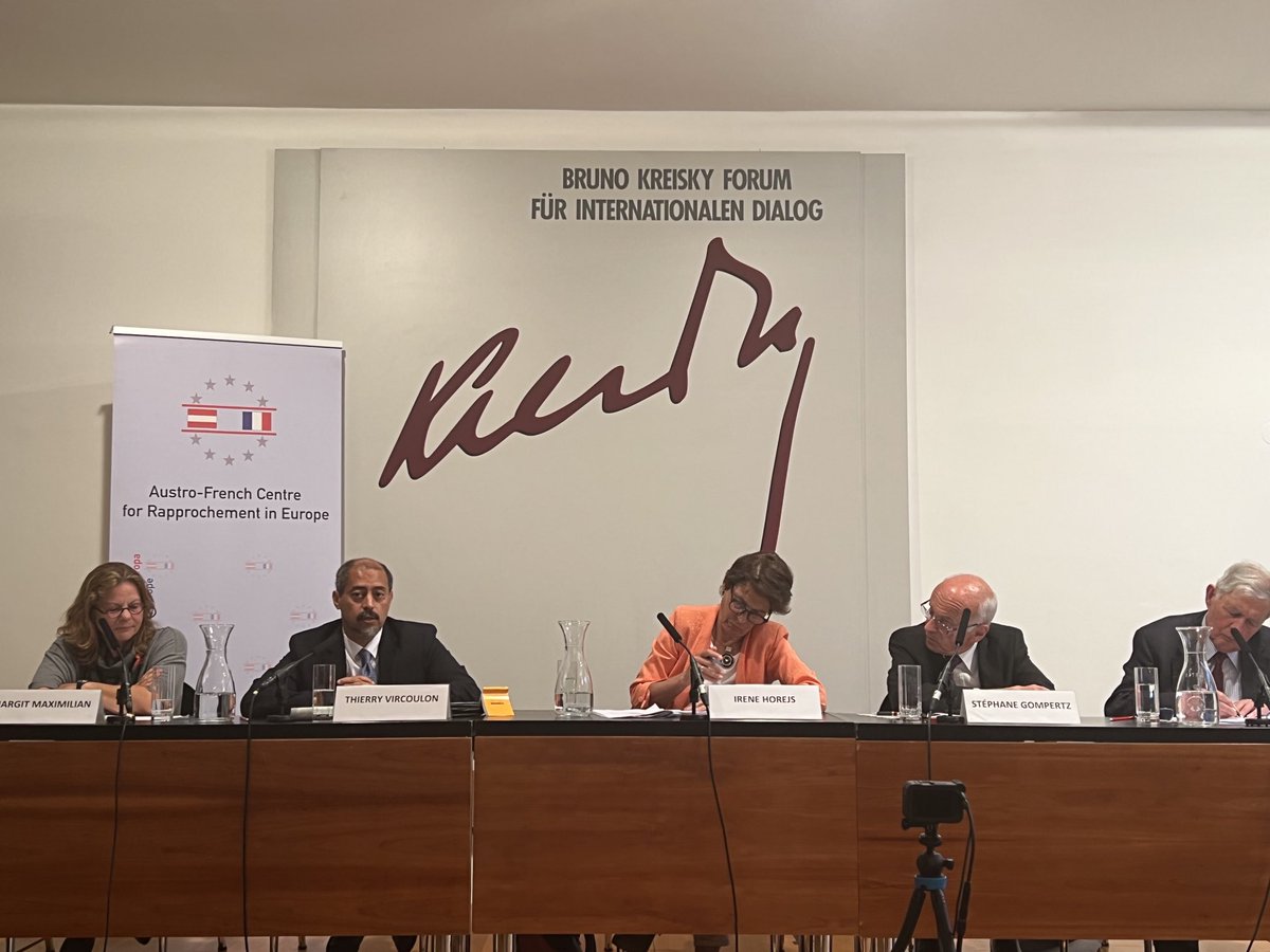 <a href="/OefzCfa/">ÖFZ / CFA</a> Austro-French center conference on #Europe and #Africa - points discussed by ⁦<a href="/MargitMaximilia/">Margit Maximilian</a>⁩ and ⁦<a href="/TVircoulon/">Thierry Vircoulon</a>⁩ include Africa distrust after covid vaccines not flowing to Africa free of IP, security-zation of development aid, absence of co-management of it