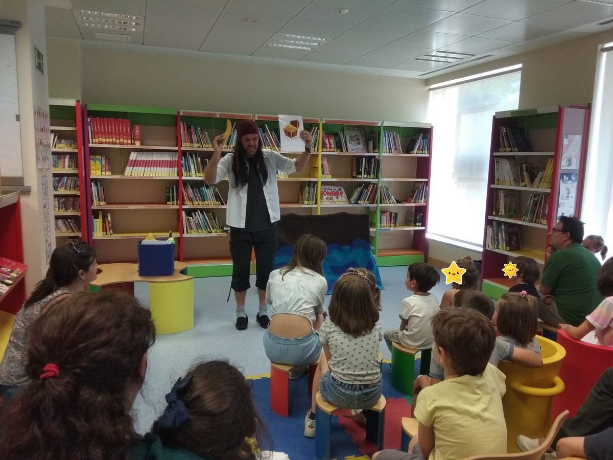 Today The perfect pirate visited us!
We had a great time in the library!
#narraciónoral #cuentacuentos #ingles #BibliotecaFCM #TresCantos
<a href="/Chameleonteatro/">Chameleon Theatre!</a>