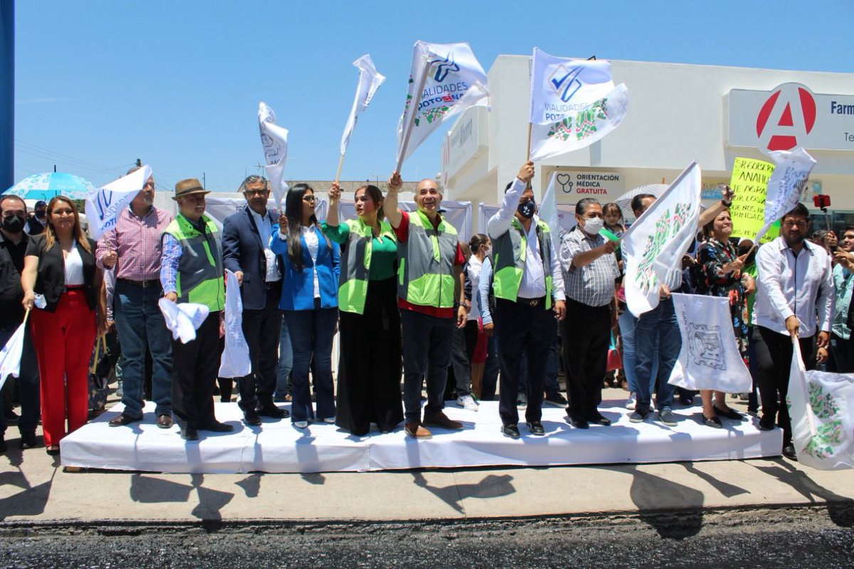 AntenaSanLuis's tweet photo. #GobiernoEstatal y #Ayuntamiento anuncian #obrasconjuntas para el municipio de #SanLuisPotosí
Se ampliará #AvenidaSalk hasta #ZonaIndustrial y se rehabilitará #HimnoNacional -> https://t.co/iWL0TbIF5n https://t.co/dxZQbgKbY0
