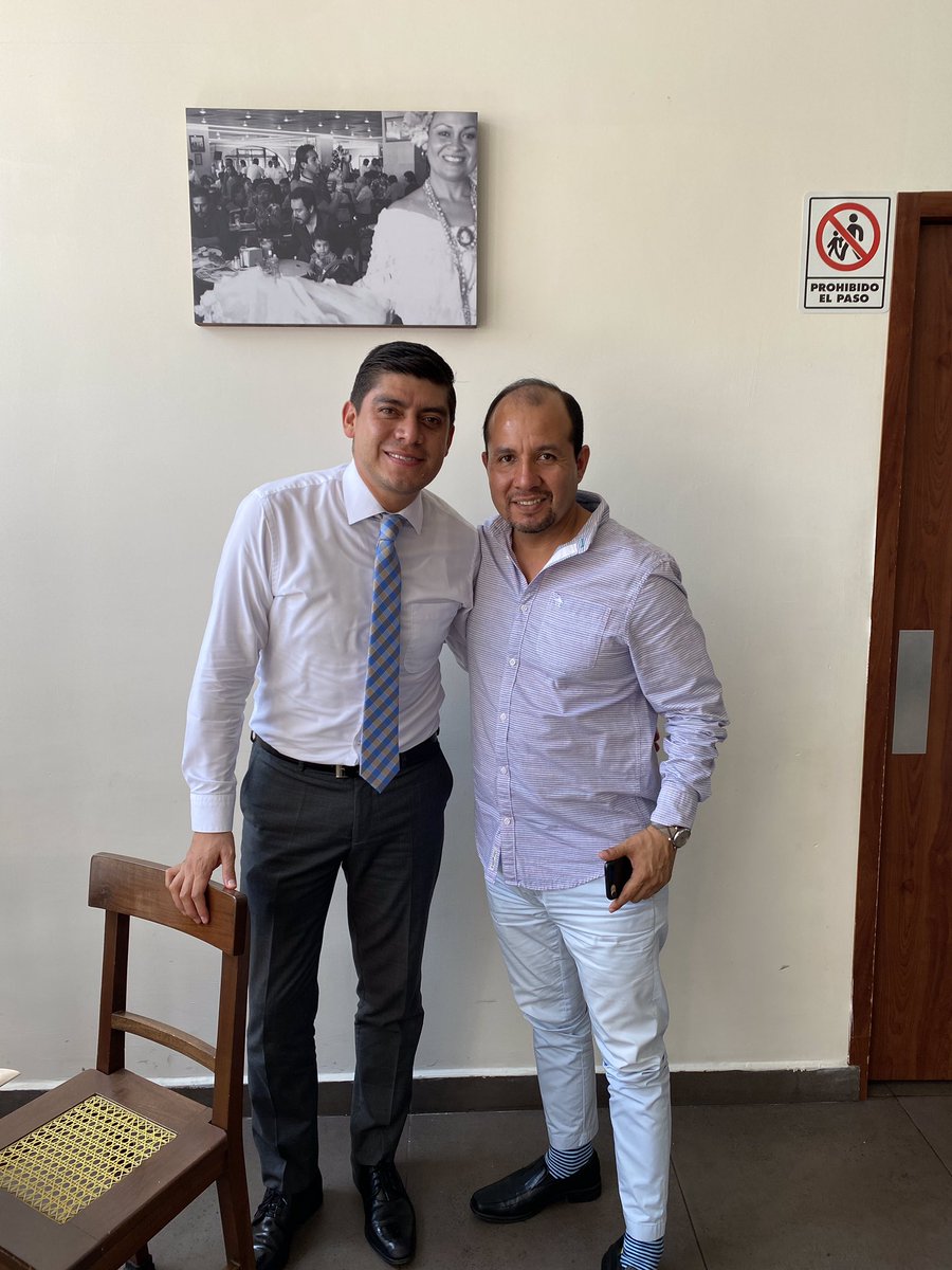 EDSONDJ1's tweet photo. Un gusto recibir en Coatepec a mi amigo Regidor de Xalapa Alfonso Marcos Garcia Castillo 🦅🍊. https://t.co/9TEzr8Wpnt
