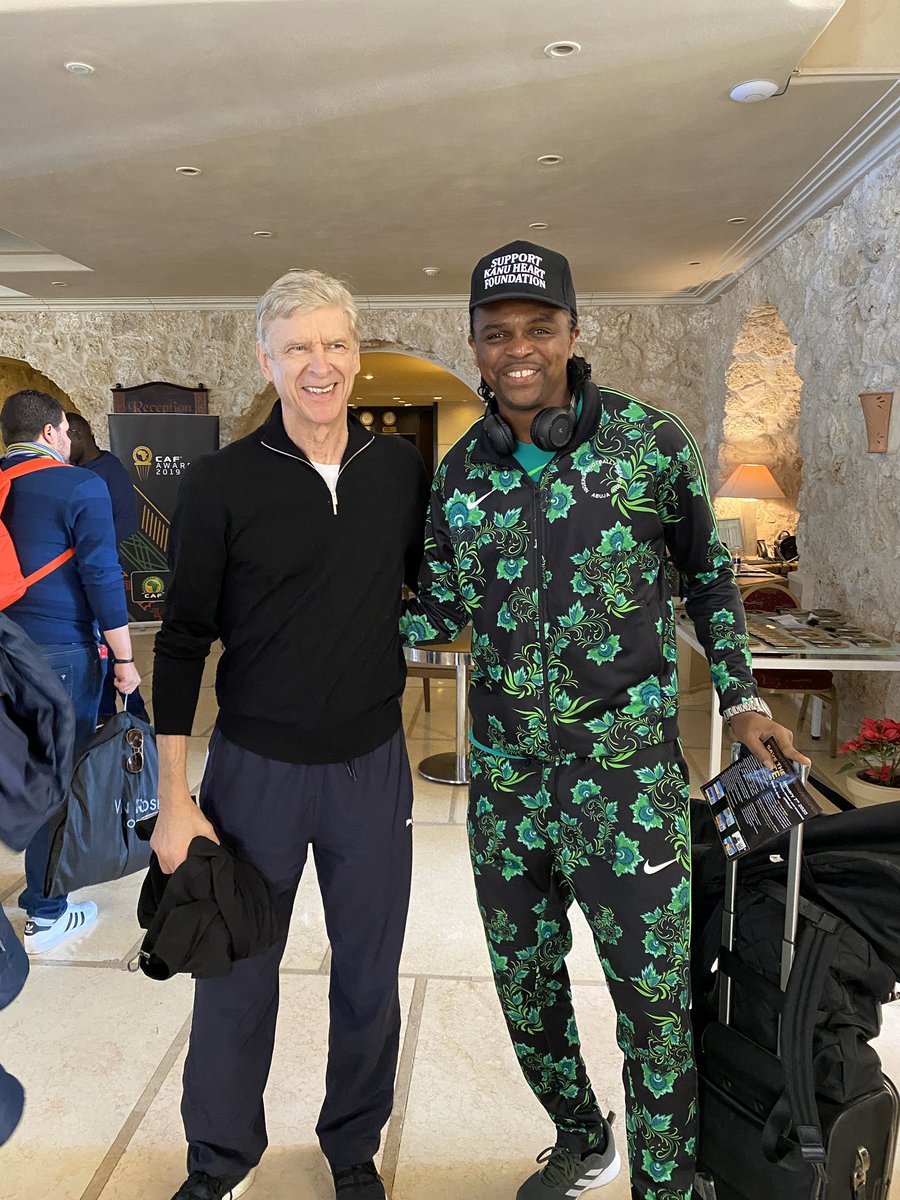 UPYOURARSENAL04's tweet photo. Arsene Wenger &amp; Kanu Papillo❤❤ https://t.co/a6oDVN5z6t