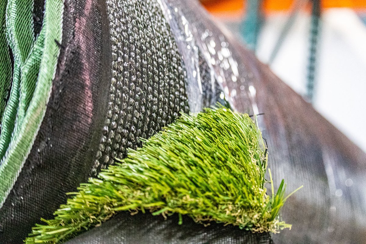 TurfEnvyUSA's tweet photo. Let’s talk about backing! It has three layers of fabric that hold the turf together! It is made up of a composite mixed with fabric, latex, or polyethylene! There is no need for confusion; we’re always keen to talk about green.
#TurfEnvyUSA #TurfFacts #ArtificialTurf #TheGreen https://t.co/7hReT1tbzf