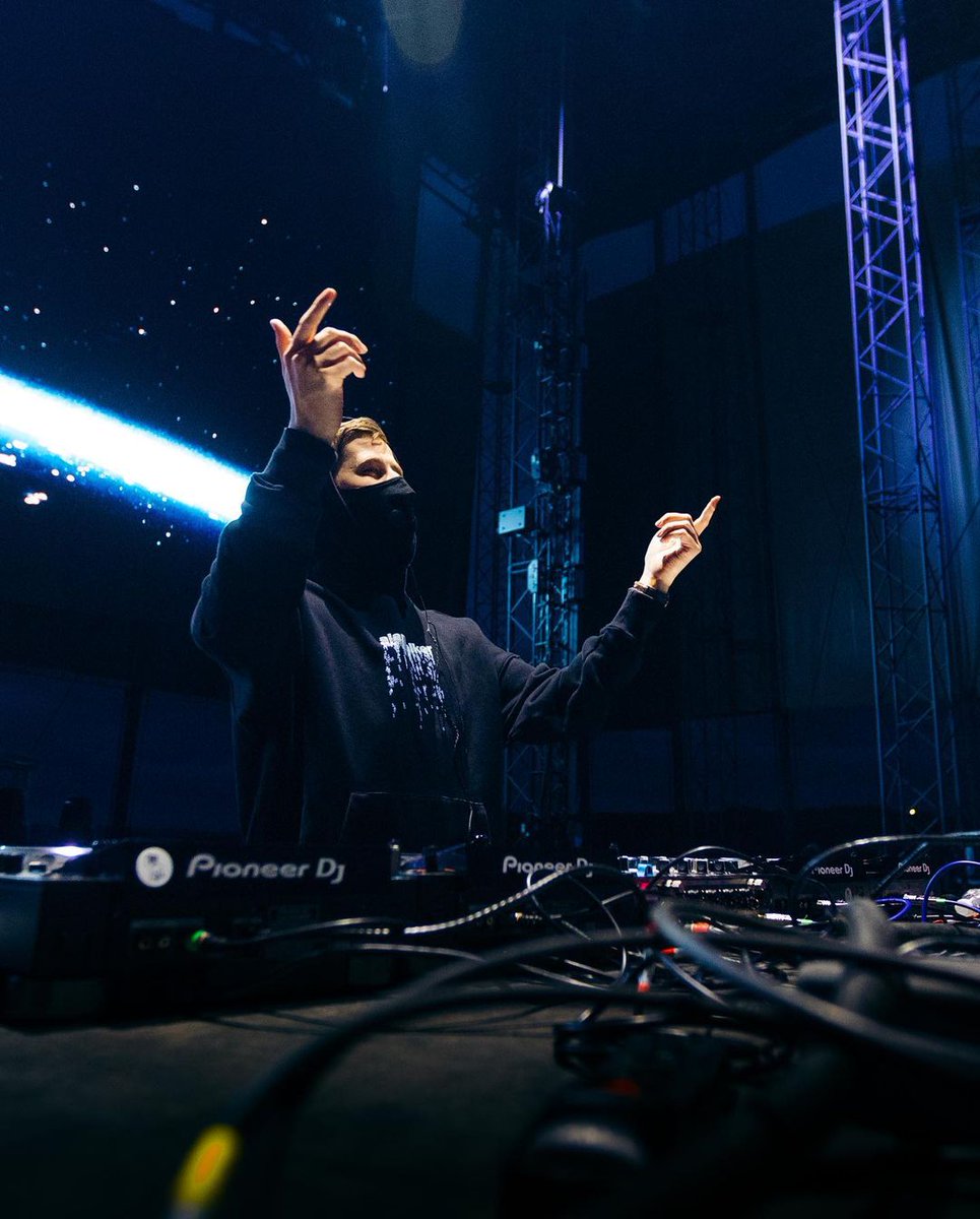 Walker #76186 tweet media