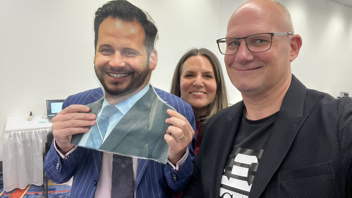 JosiahWay's tweet photo. Look who I ran into! It’s #FlatMatt & @joelloyd planning their @AVIXA Xchange LIVE hangouts. That’s the most coveted #InfoComm22 #AVselfie for sure! #AVTweeps @mattdscott #2of5 https://t.co/oZW4dkYTdW