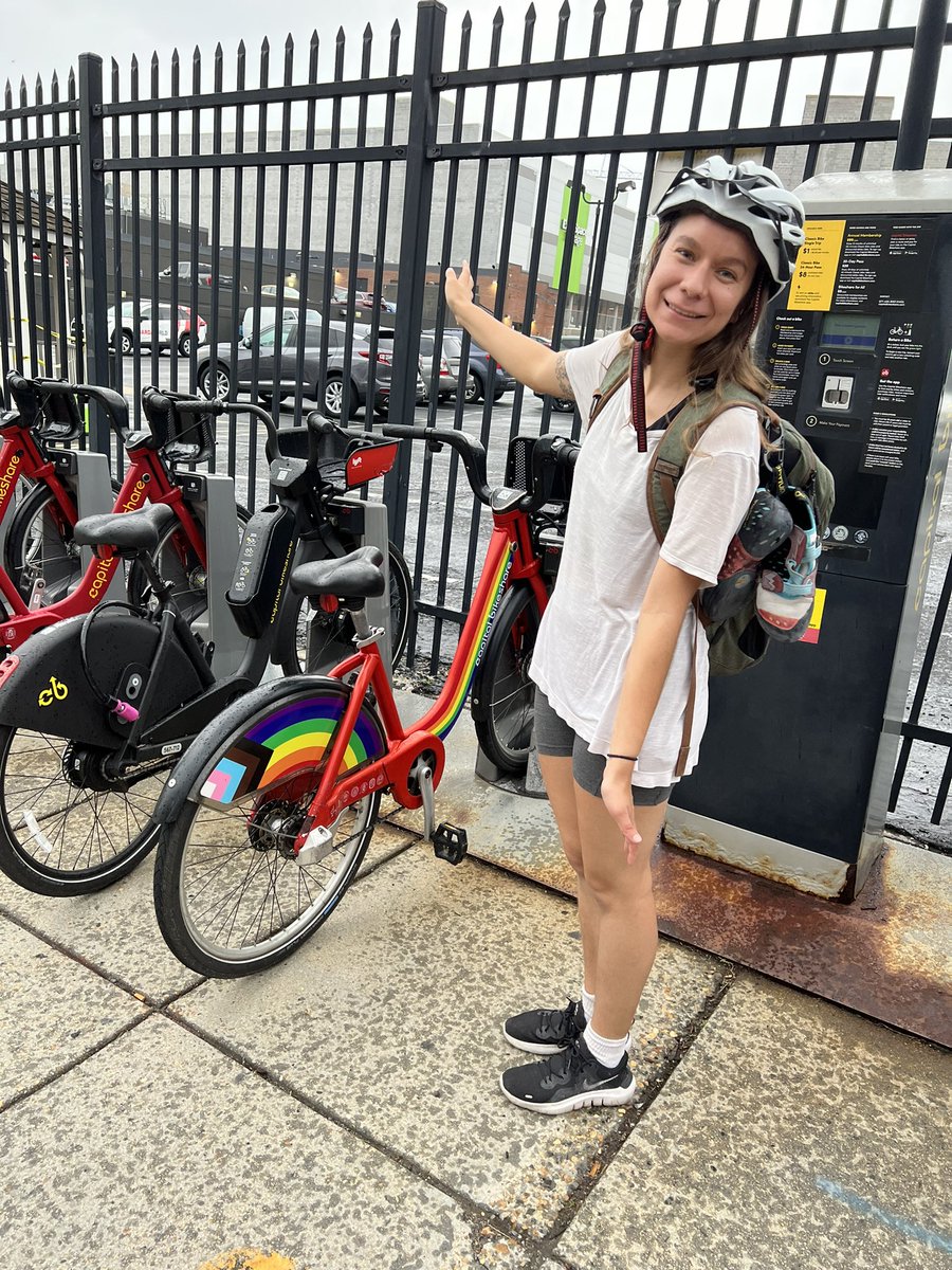david_balick's tweet photo. @bikeshare We found a #CaBiPrideRide ❗️#BigLis https://t.co/e8Ix26tfwI