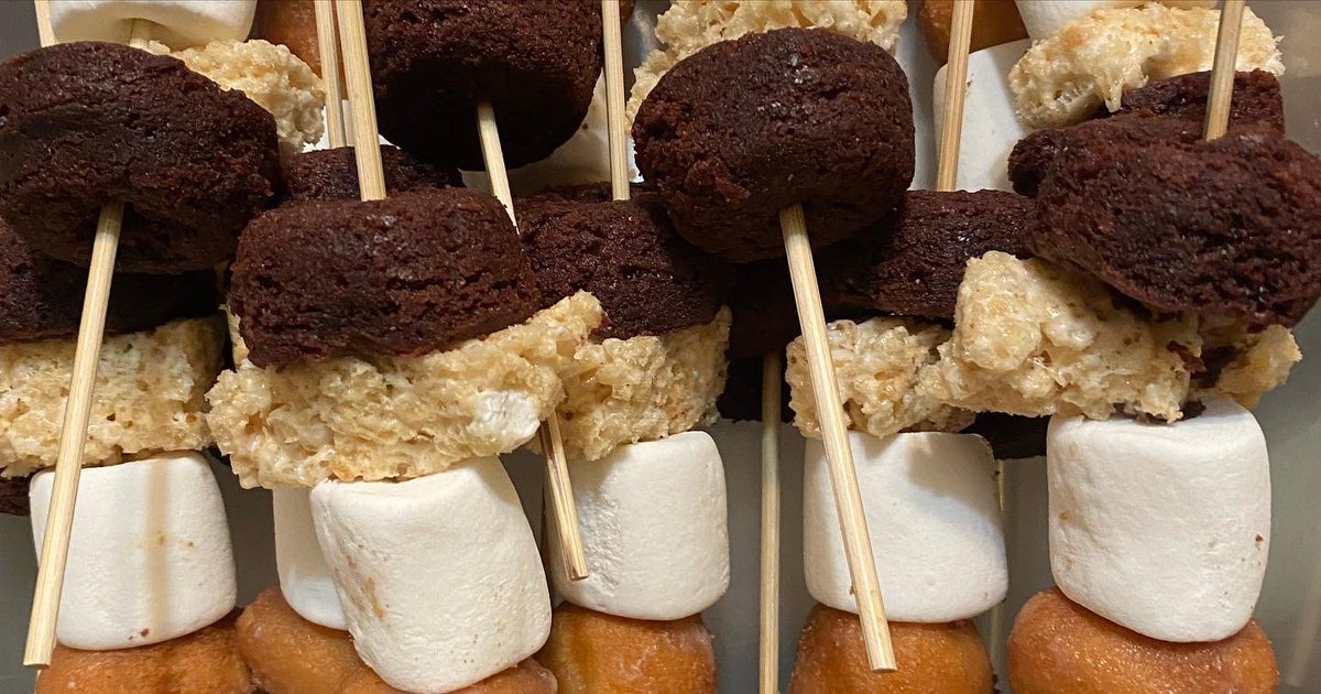 StickEverything's tweet photo. Dessert Kabobs https://t.co/6zWLVz8f3F