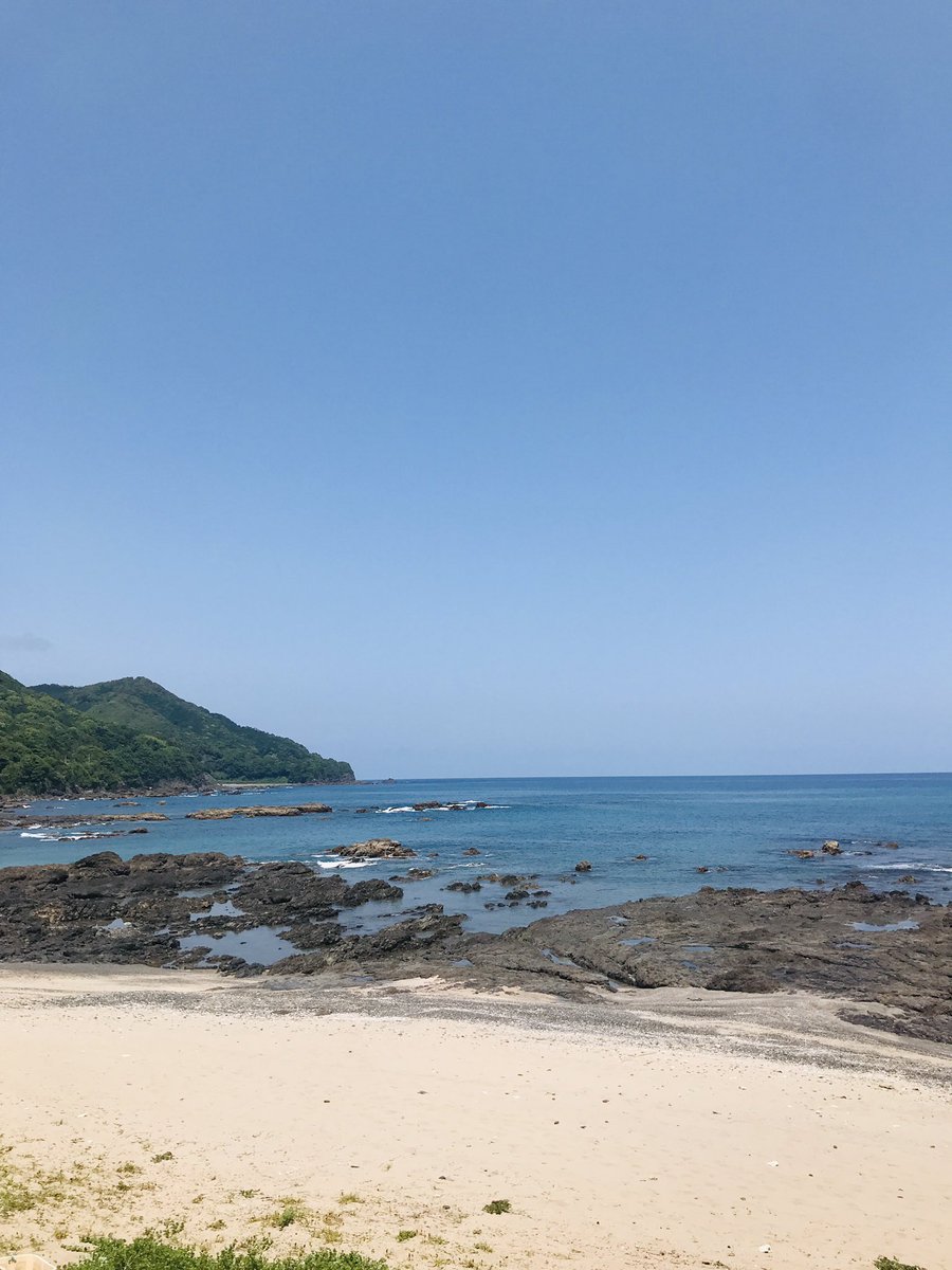 おはようございます 四万十市は一日☁️の予報 ☔️降らないといいですけどね〜 みなさん今日も良い一日をお過ごしください😀 写真は黒潮町海岸🌊