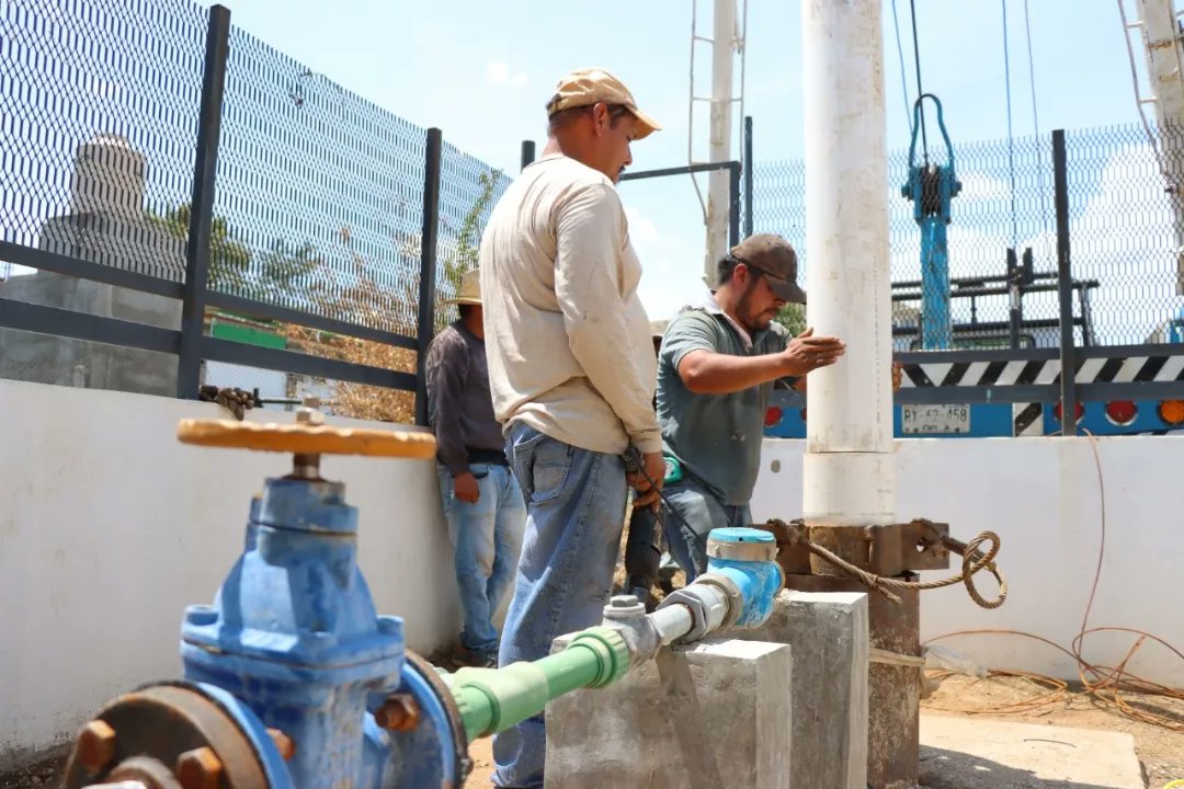 DrChenteC's tweet photo. Arrancamos en la Primera Ampliación, la rehabilitación del pozo profundo; obra prioritaria para las y los vecinos que llevaba mucho tiempo abandonada y que fue posible retomarla gracias al trabajo en conjunto con el Comité de la colonia. https://t.co/cx8q9Ox6uK
