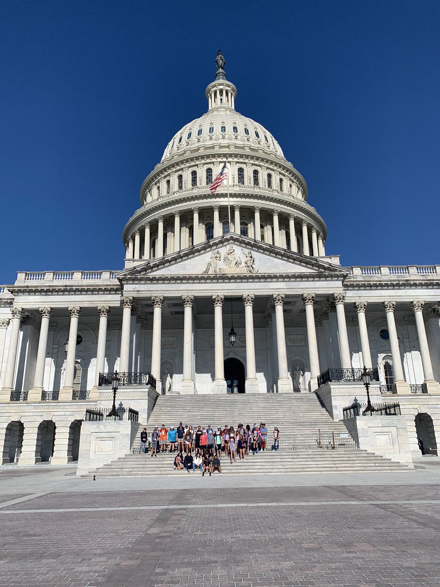 lfcarrington's tweet photo. AHS students are getting the experience of a lifetime in Washington D.C.! We are sad it’s coming to an end. #ProudToBeAPanther https://t.co/Pi1BilEyUK