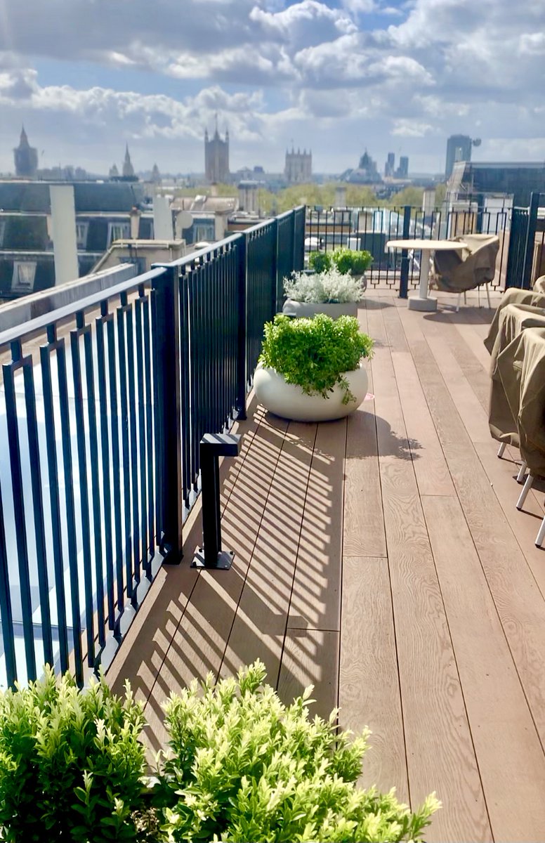 leasealeaf's tweet photo. The terrace of a clients premises looking great for a relaxing break and fresh air with our plants installed. 😎

#terraceplants #officeplants #ukbusiness #ukvenues https://t.co/6sd8Q3w3Xp