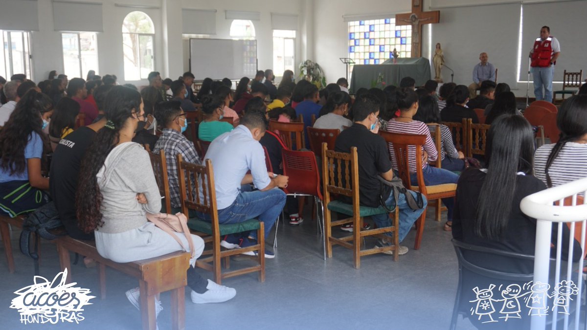 AcoesHonduras's tweet photo. El día de hoy la familia ACOES nos sentimos alegres de recibir a los miembros de la @cruzrojahon.

En la visita cada coordinador de los distintos proyectos que se gestionan les explicaron en que consiste cada uno de ellos.
#AprendiendoACompartir
#AcoesHonduras
#CruzRojaHondureña https://t.co/MlsW26tCwZ