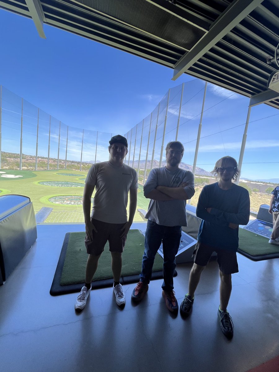 TheAmazemanRBLX's tweet photo. VVG at Top Golf! https://t.co/f4EwBsT0iI