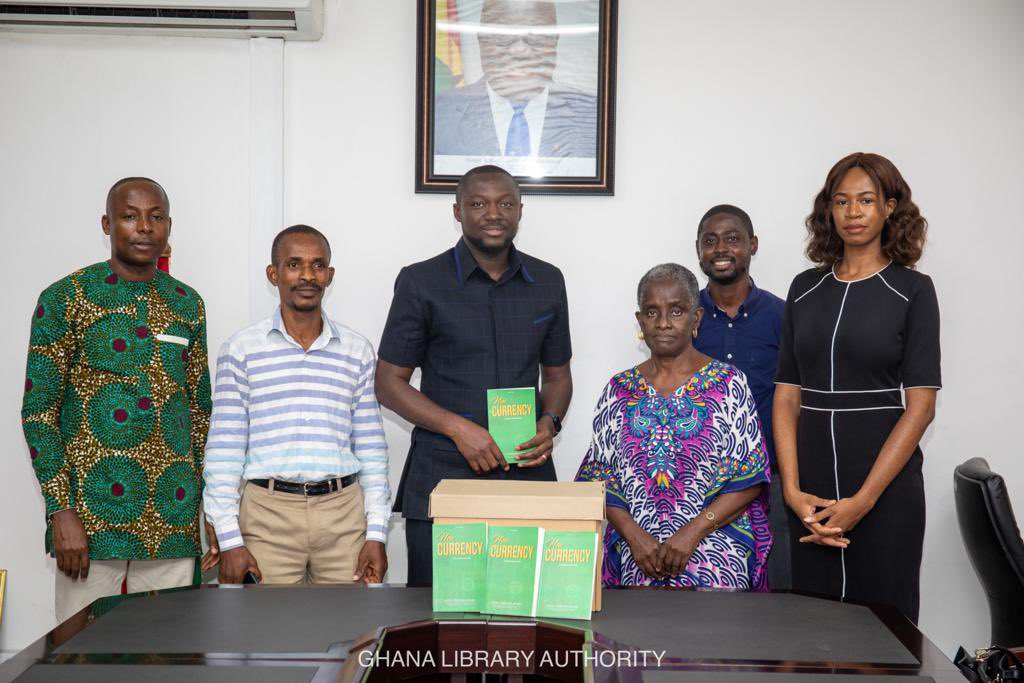 ghanalibraries's tweet photo. Today, the Ghana Library Authority received 20 copies of the book titled, "The Currency", authored by Ajoa Yeboah-Afari.
The Currency was published by Smartline Publishers and would be made available at public libraries across the country.
#2022YearofBooks
#UNPSAWinner https://t.co/B7WzbKYl8x