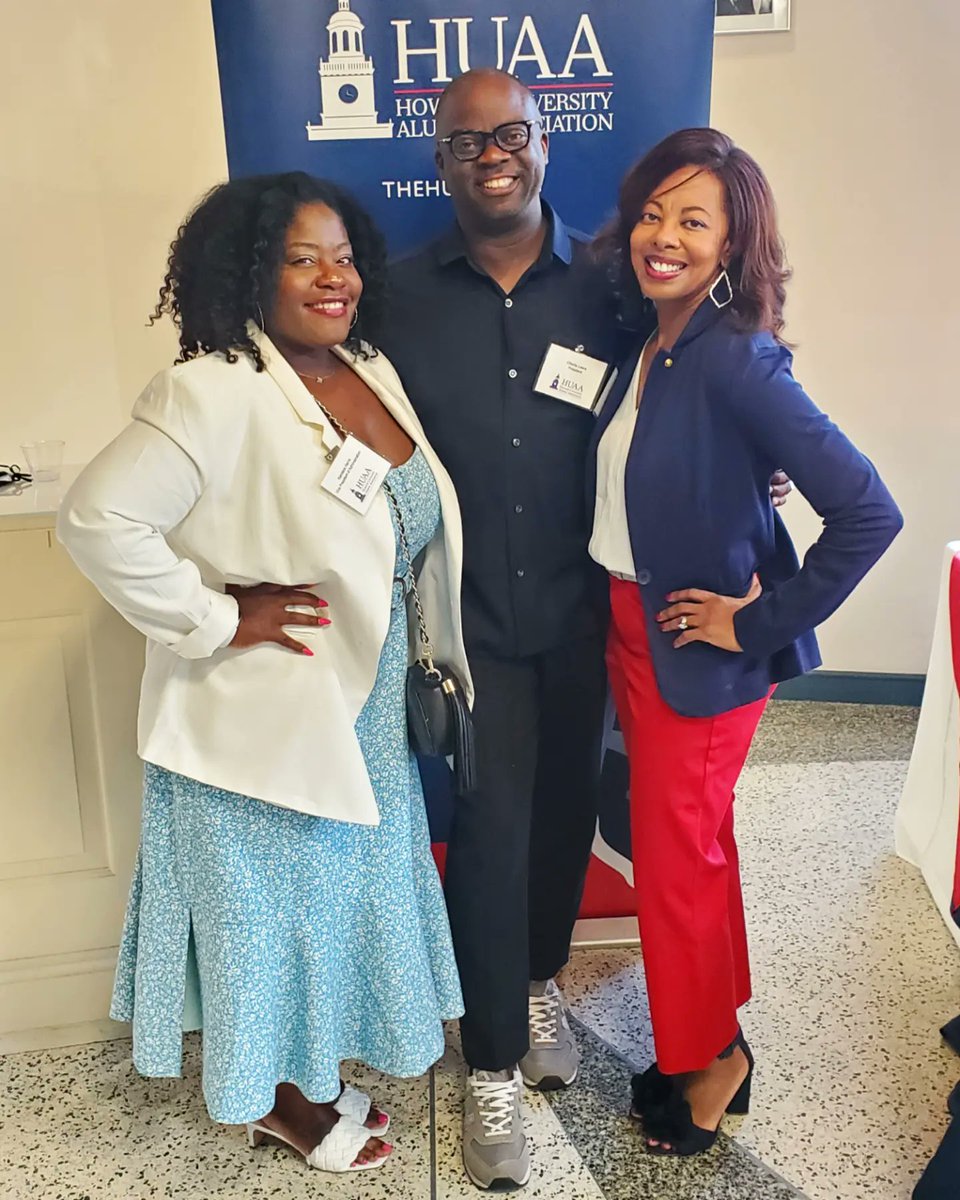 kaLeighgurlprof's tweet photo. Finally coming up for air from the  labor of love of "Doing the Business of HUAA!" 💙❤️ S/o to @thehuaa President @charlielewisjr for his vision; engaging alumni, raising $1.1 mil in scholarship funds, and disbursing over $178k to 108 2022 graduating students! 
#HowardUniversity https://t.co/p2E2eD20kS