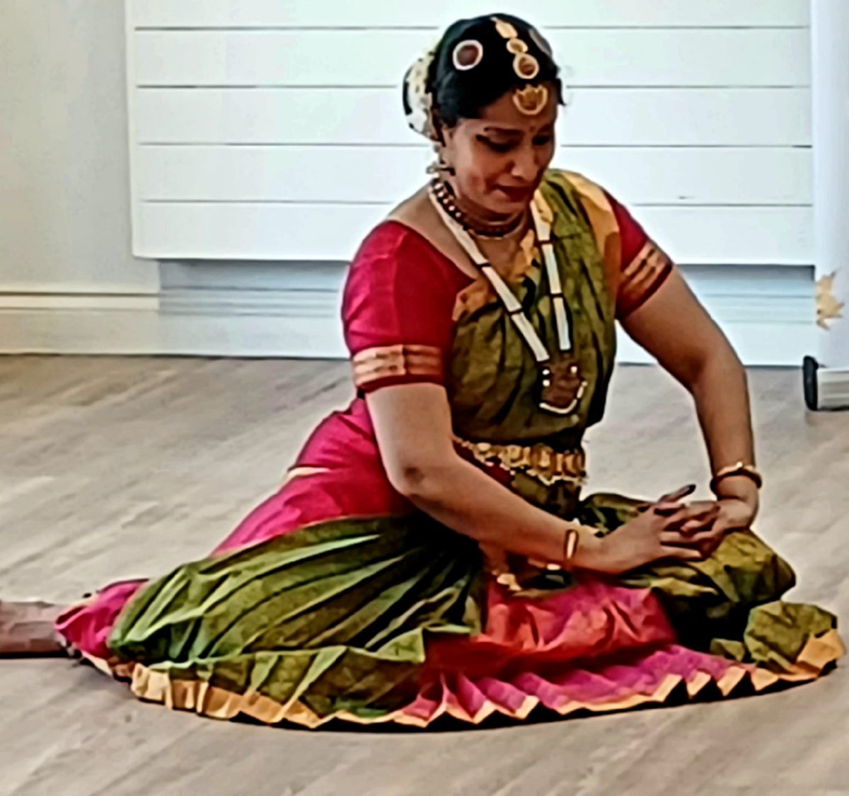 mickyb3d's tweet photo. Thank you @ServiceMayaCARE for  providing #MiltonCourt @AveryHealthcare residents with an #authentic display of indian dance https://t.co/kGHU26DI6n