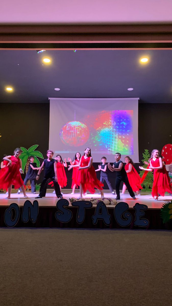 UOIlkadim's tweet photo. 3.sınıf öğrencilerimizin u-on stage ingilizce etkinliği💜💜
#uonstage💜
#uğurdaetkinlik💜
@nilcicek @ardaergez @endergur55 https://t.co/OSlh6h6pCy