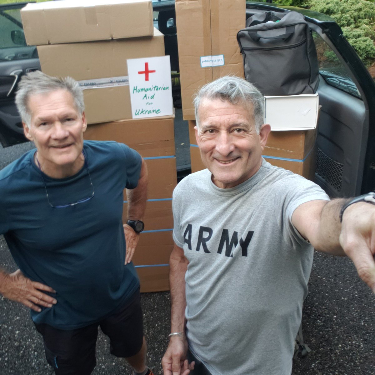 ElfegoIII's tweet photo. Started the drive this morning for Mission#6. 1100km and 12½ hours later I'm in Gesztenyesor,
Hungary. Tomorrow 500km more  to Košice, Slovakia our delivery point to meet w/ State Emergency Services of Ukraine. Thank you all - your generosity makes this happen!
Heroyam Slava! 🇺🇦 https://t.co/vAFa7FgJIs
