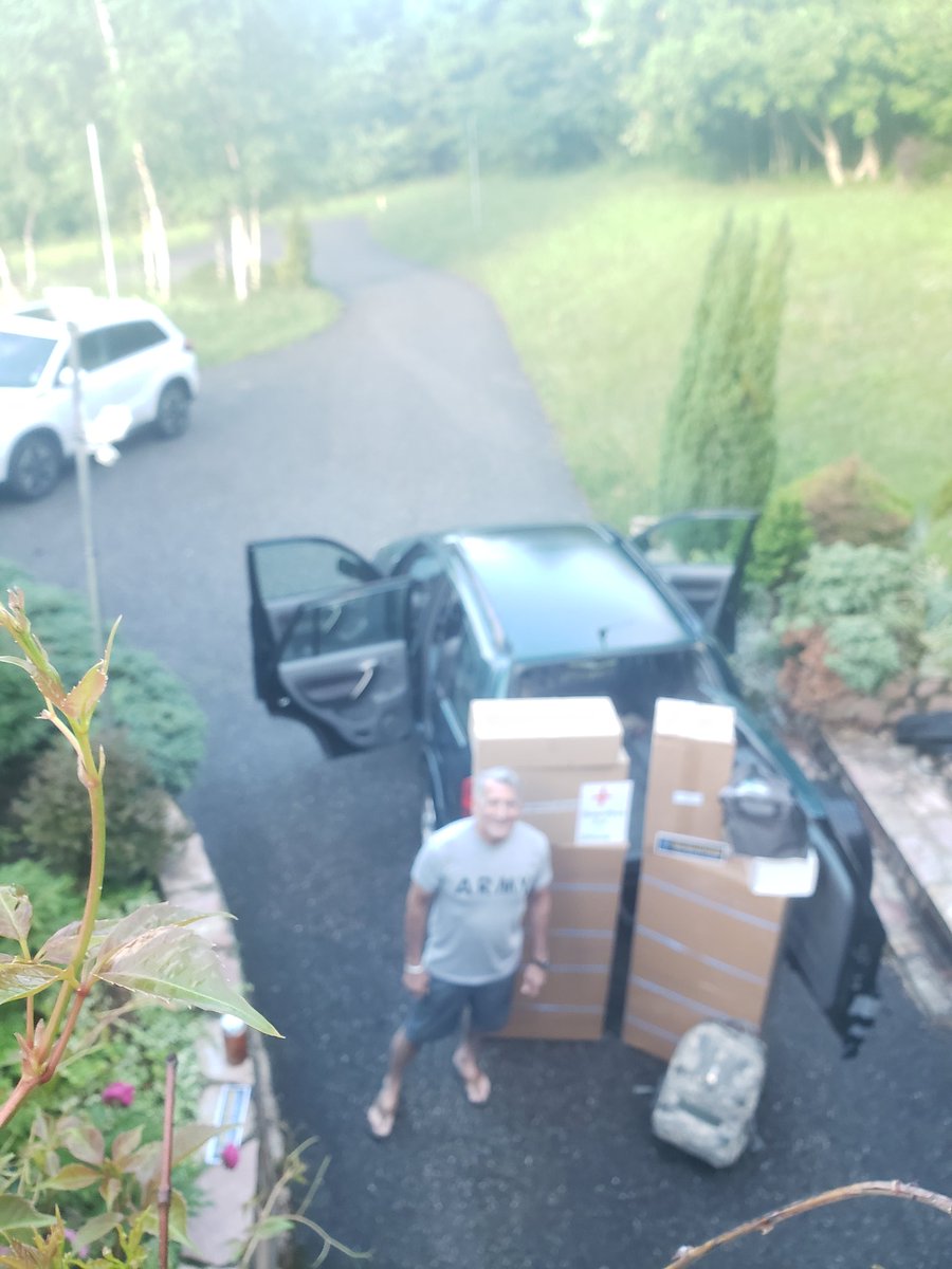 ElfegoIII's tweet photo. Started the drive this morning for Mission#6. 1100km and 12½ hours later I'm in Gesztenyesor,
Hungary. Tomorrow 500km more  to Košice, Slovakia our delivery point to meet w/ State Emergency Services of Ukraine. Thank you all - your generosity makes this happen!
Heroyam Slava! 🇺🇦 https://t.co/vAFa7FgJIs
