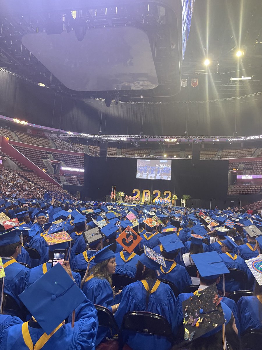 DrKFried's tweet photo. So proud of the Class of 2022!!! Amazing celebration. We love you and could not be prouder of all you have accomplished. It is now your time to go and be GREAT!โก๏ธ๐๐ #Lightningforever https://t.co/GPLeFnqjCI