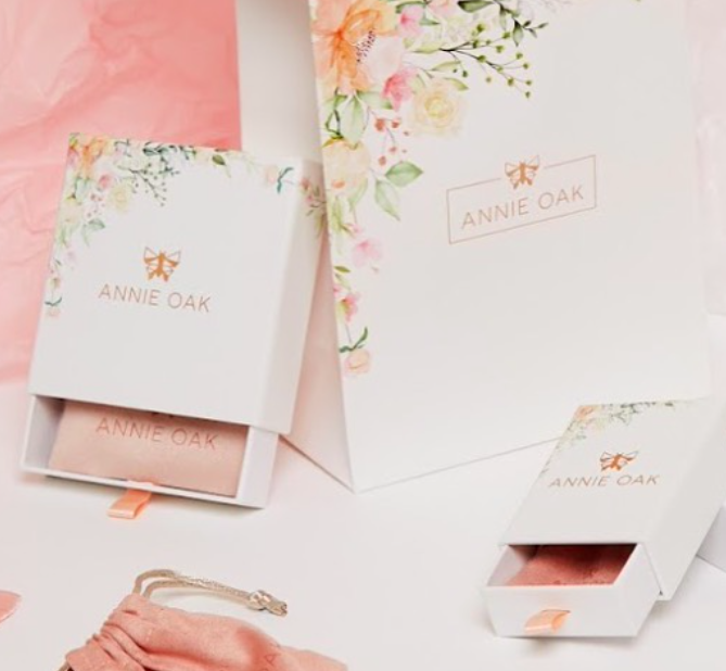 By being an ethical and eco-conscious brand, every decision we make has the environment at the forefront of our mind 🌍 

#sustainability #sustainablejewellery #ecofriendly #fashion #spring #summer #ss22 #flowers #annieoak #ecojewellery #ecofriendly #handmadejewelry