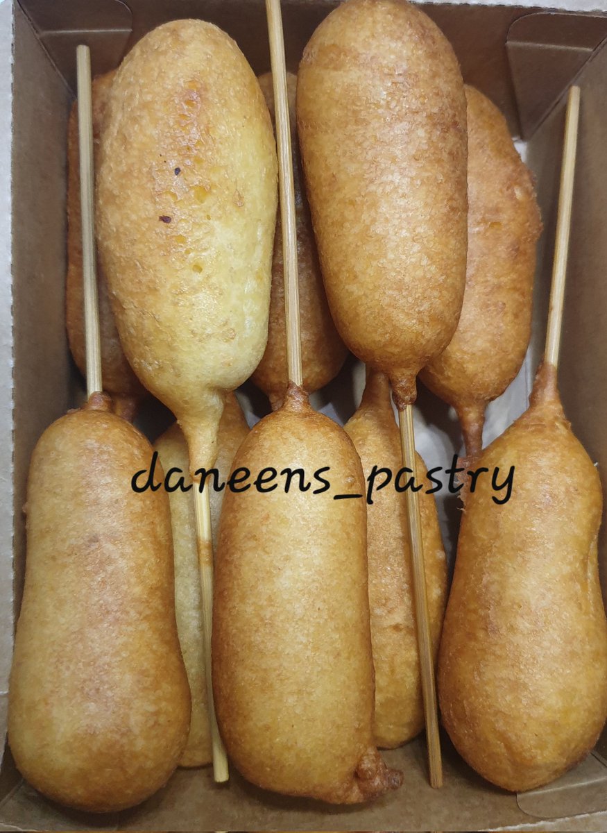 _daneens_pastry's tweet photo. I'm really exhausted.
I rebranded 
I did CAC registration 
I stock up on ingredients 
I bought packs in bulk.
I'm officially broke
Please order one or two from me
Meatpie 
Samosa 
Spring rolls 
Cakes
Chicken wings 
Drinks
And lots more
#AbujaTwitterCommunity Please retweet https://t.co/cTEUKRmsf2
