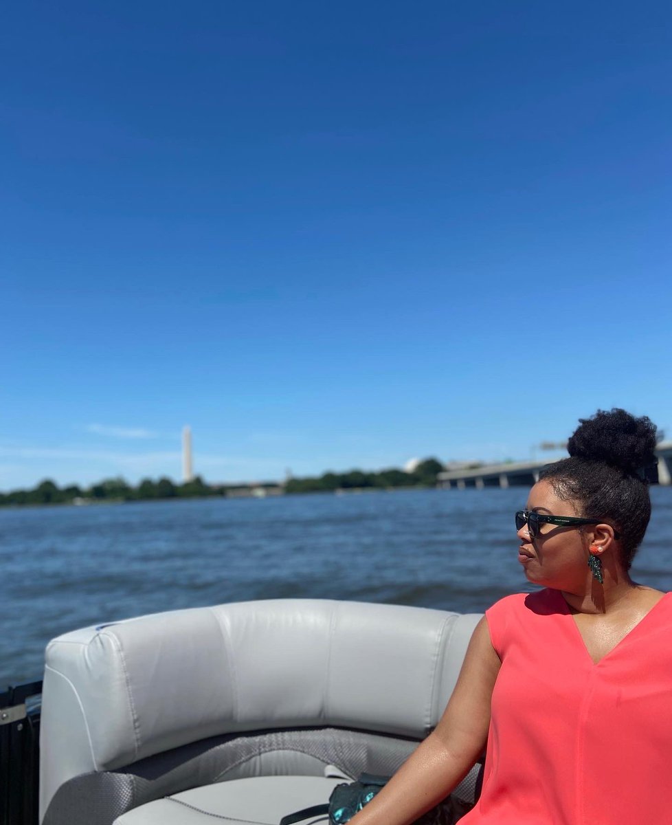 TaleahSings's tweet photo. Vitamin SEA is good for me..🌊🐠
#TaleahTuesday 
-
#boatride #vitaminsea #calm #relax #enjoy #luxe #goodlife #creative #artist #TaleahSings #TaleahK https://t.co/xzGDt8ZHS7