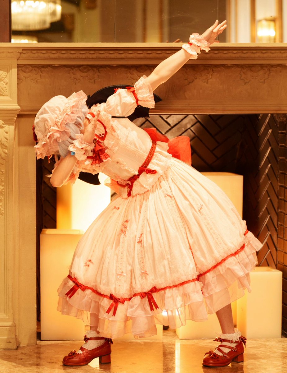 blueberryeclair's tweet photo. Remilia shoot from Fanime! Thanks nissinchan (on Instagram) for being such a lovely and talented photographer~ ❤️ Sorry for the last pic, no one stopped me. 😧
...
#touhoucosplay #レミリアスカーレット #remiliascarletcosplay #remiliascarlet #fanime2022 #crossplay #男の娘 https://t.co/peQFSVEcVp
