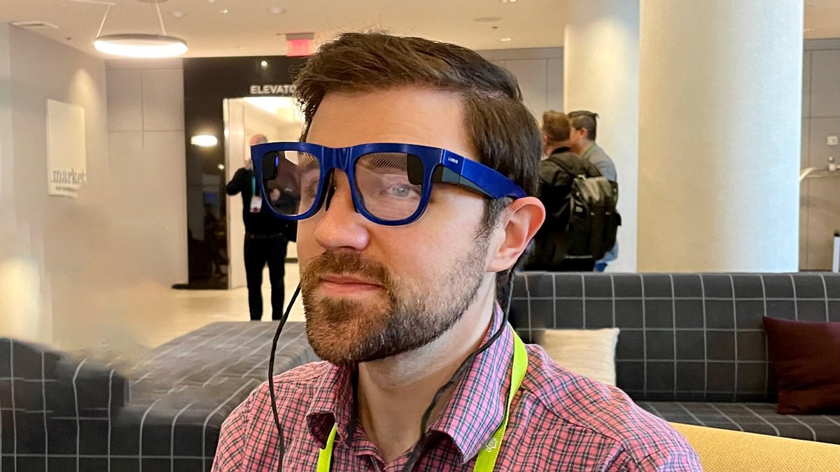 RtoVR's tweet photo. Hands-on: Lumus Prototype AR Glasses Are Smaller &amp; Better Than Ever https://t.co/fM7mCfw3Aw @LumusVision https://t.co/BSmfXktXwR