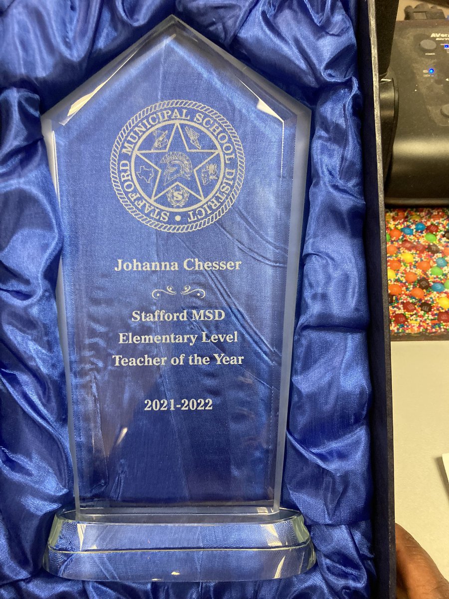 chesser_johanna's tweet image. Today was our District Awards Day.  I was selected Elementary Level Teacher of the Year for our district! 
I’m beyond grateful 
#smsd #smsdecc #texasteacher #Kindergarten #teacheroftheyear 
@SMSDECC @StaffordMSD